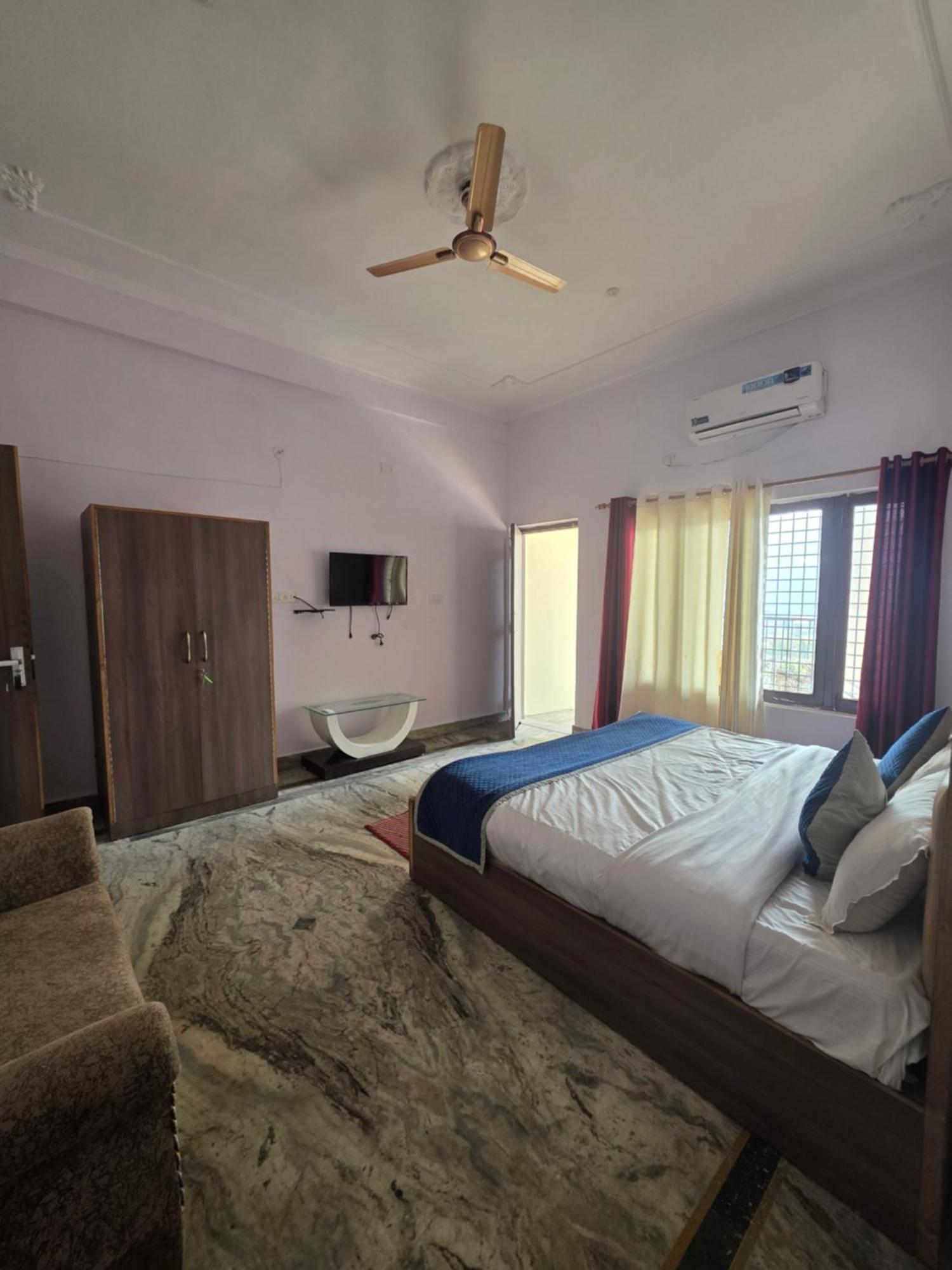 Siddhi Vinayak Hotel And Banquet Bhīm Tāl エクステリア 写真