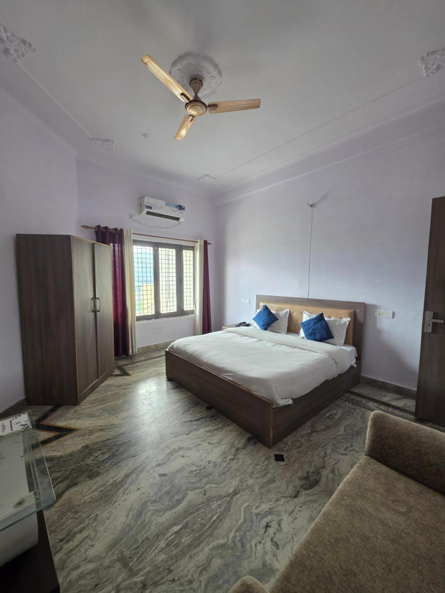 Siddhi Vinayak Hotel And Banquet Bhīm Tāl エクステリア 写真